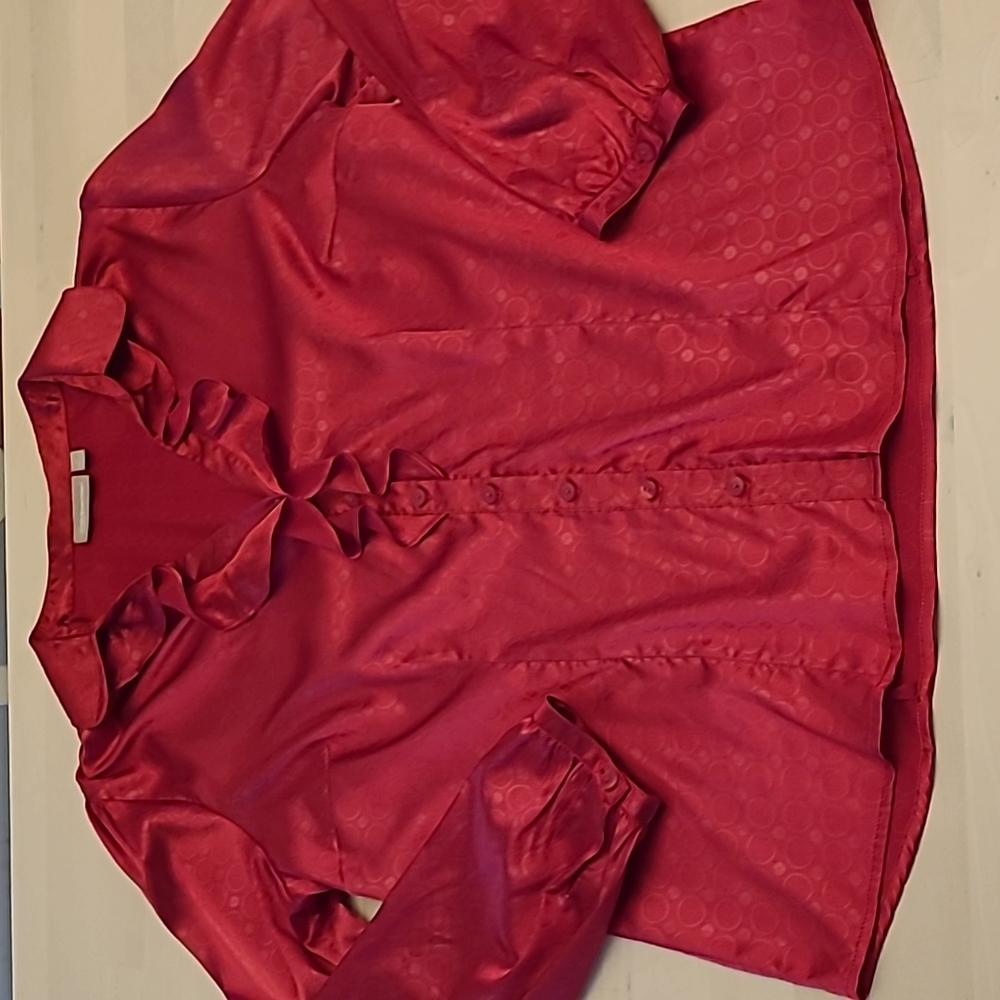 EUC Croft & Barrow Candy Apple Patterned Satin Feel Blouse